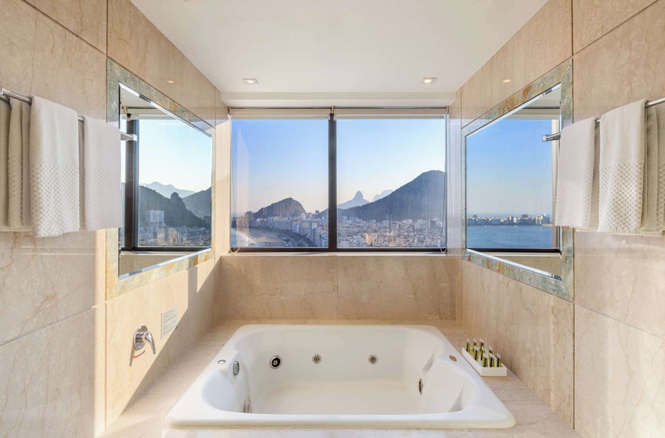 Presidential Suite, Club Lounge Access | Bathroom | Free toiletries, hair dryer, bathrobes, bidet