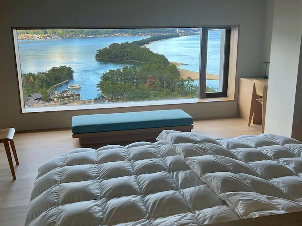 Panoramic Room | Premium bedding, in-room safe, alarm clocks, bed sheets