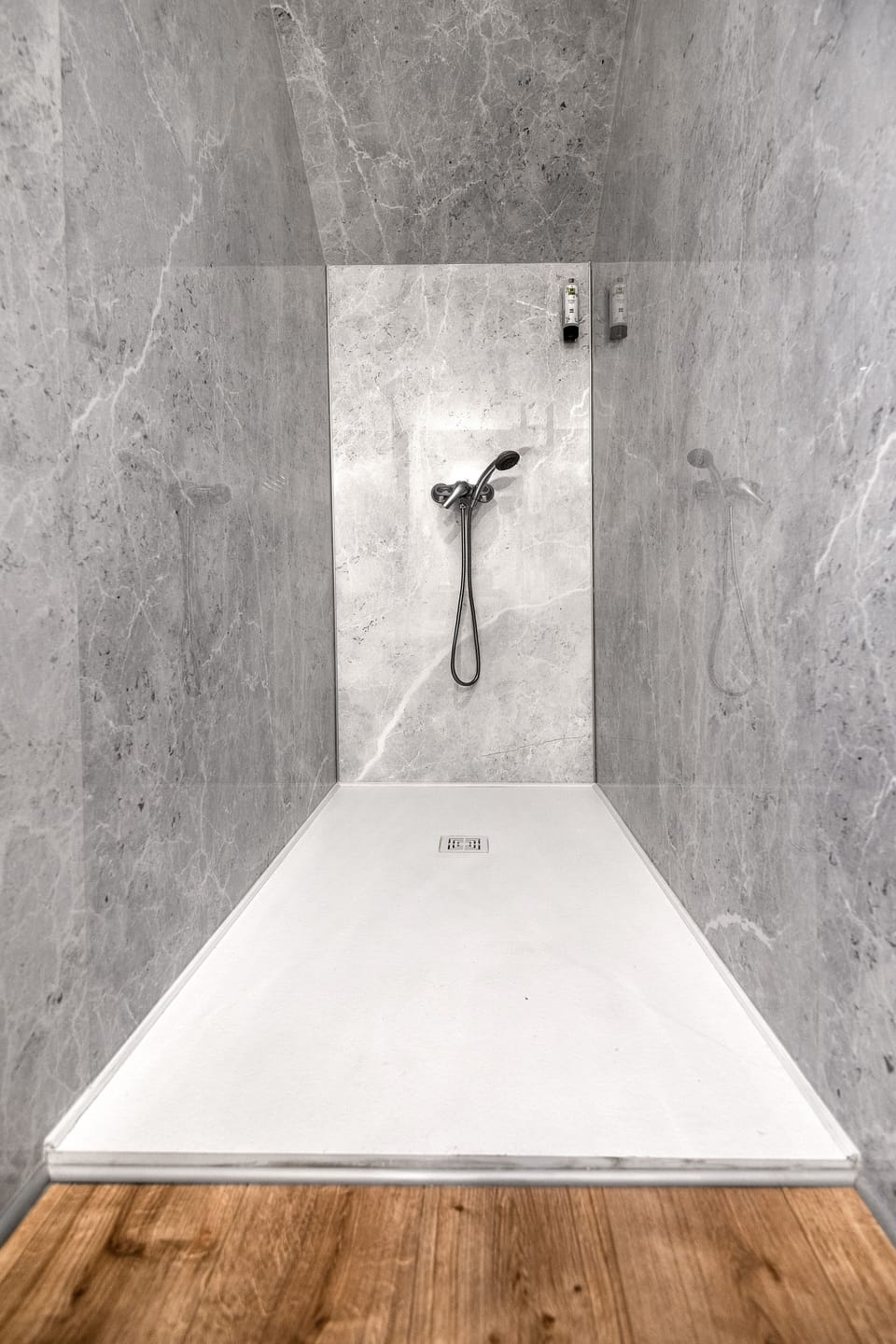 Superior Double Room | Bathroom shower