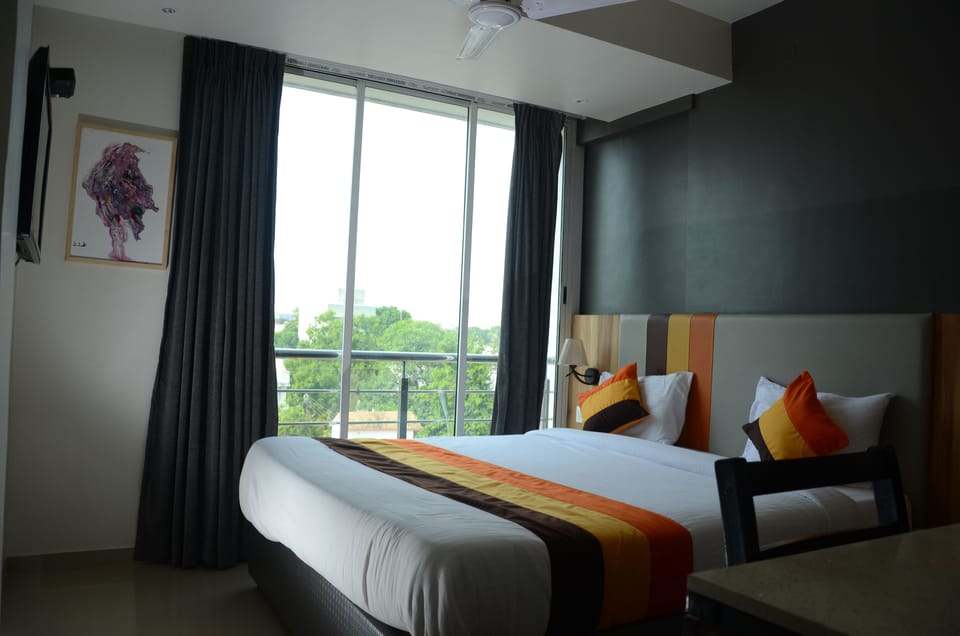 Individually furnished, desk, free WiFi, bed sheets