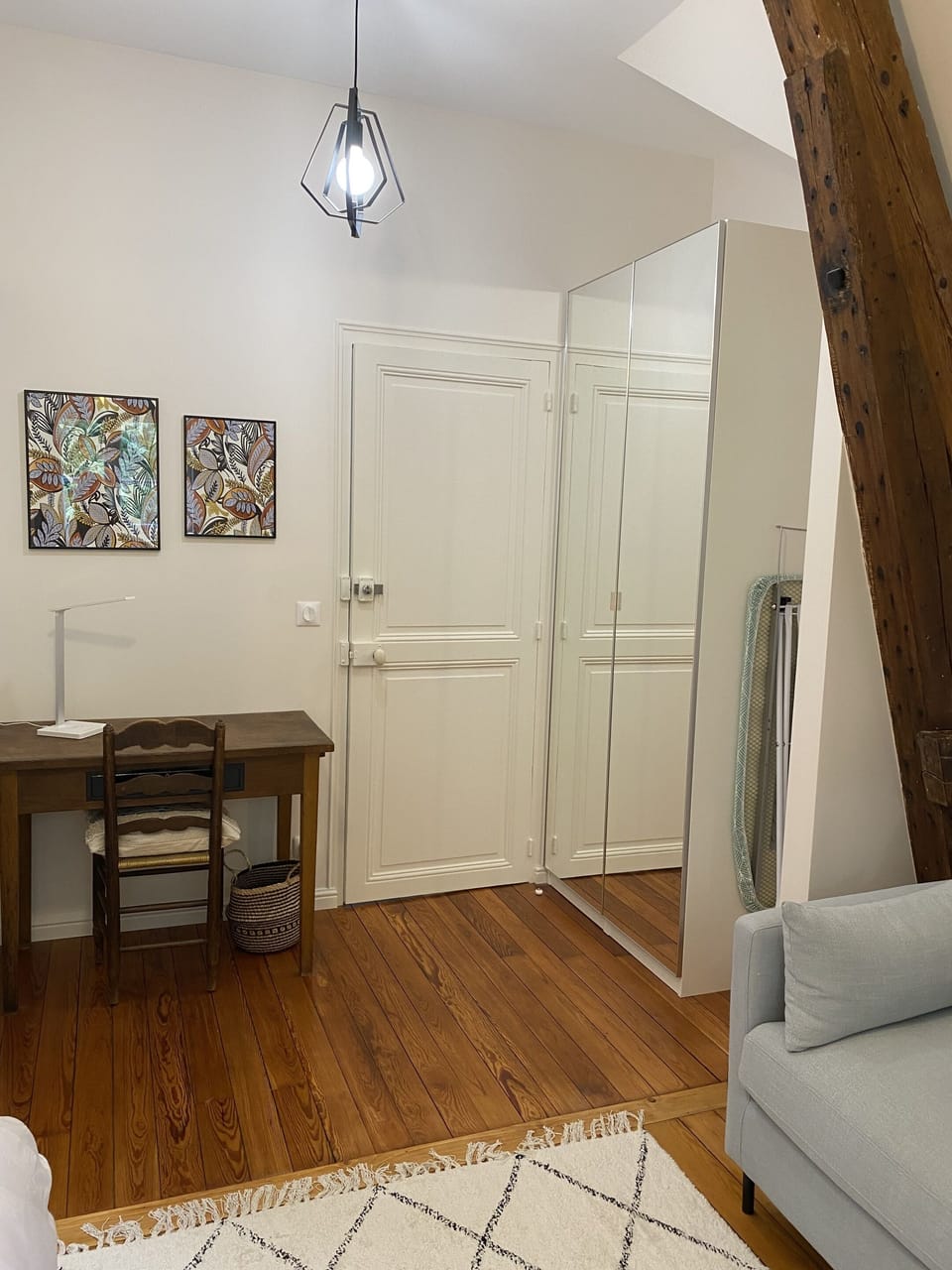 JASMIN: 150×195 bed, integrated bathroom, panoramic park view | Individually decorated, laptop workspace, free wired internet
