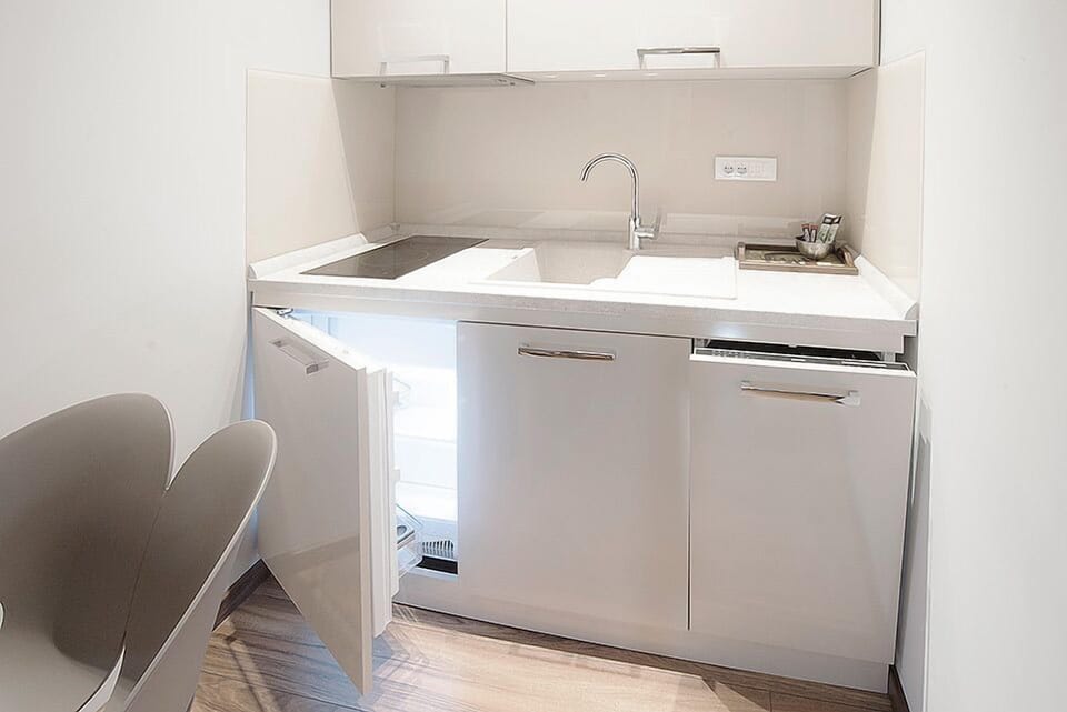 Superior Suite | Private kitchenette | Coffee/tea maker, electric kettle