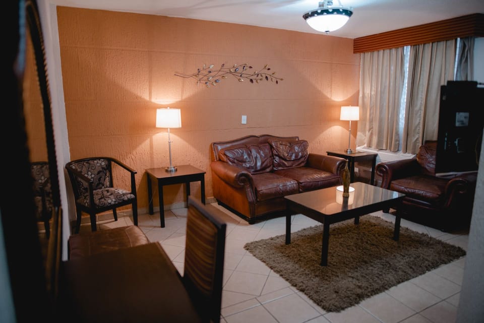 Junior Suite | Desk, iron/ironing board, free WiFi, bed sheets
