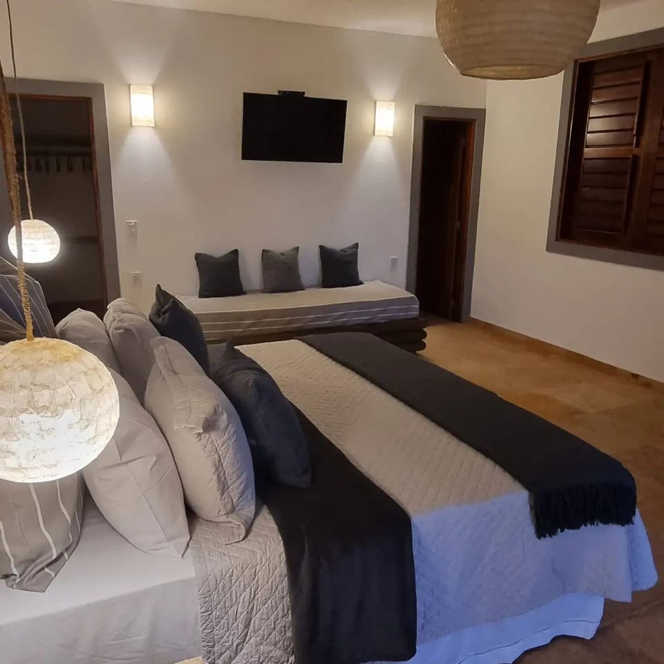 Beach Bliss | Minibar, in-room safe, blackout drapes, bed sheets