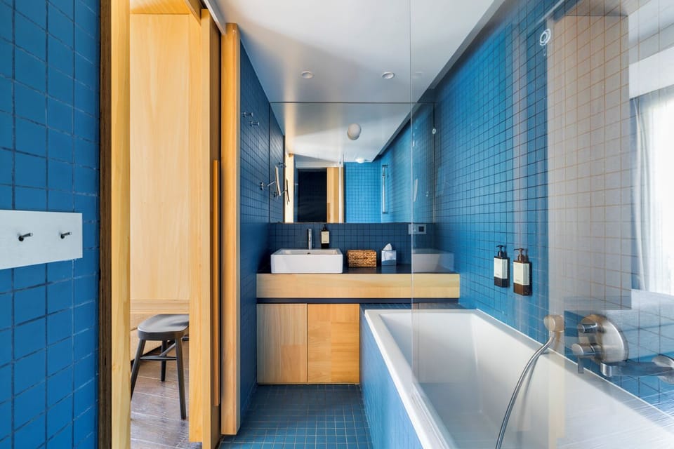 The Big One, with Canal view | Bathroom | Free toiletries, hair dryer, towels, soap