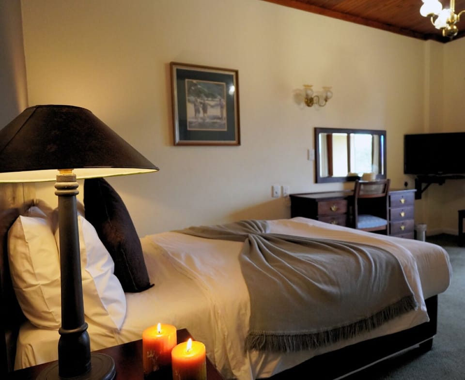 Standard Double Room | In-room safe, desk, laptop workspace, blackout drapes