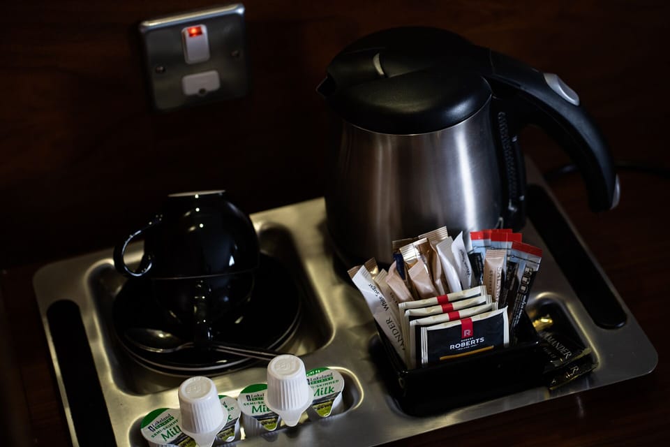 Standard Room, 1 King Bed | Premium bedding, in-room safe, desk, soundproofing