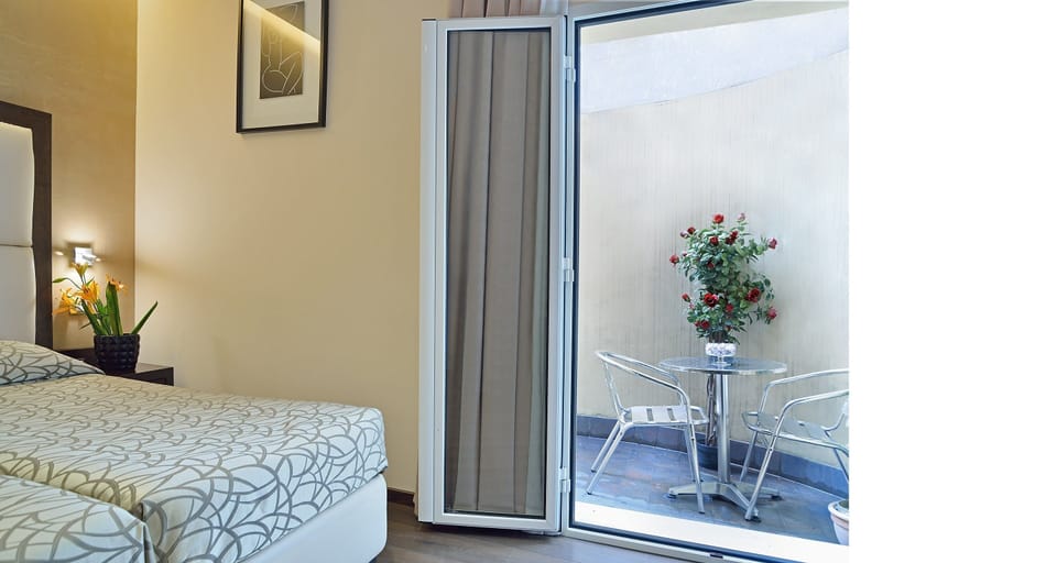 Double Room | Hypo-allergenic bedding, down comforters, minibar, in-room safe