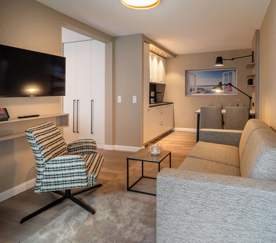 Studio S | Living area | 32-inch flat-screen TV with cable channels