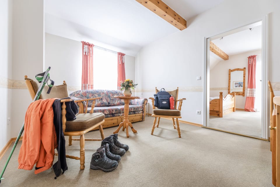 Studio | Desk, rollaway beds (surcharge), WiFi (free)