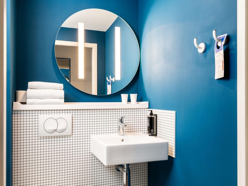 Double Room, Multiple Beds | Soundproofing, free WiFi, bed sheets