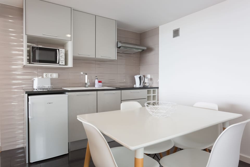Honeymoon Apartment, Hot Tub, Partial Sea View (4) | Private kitchen