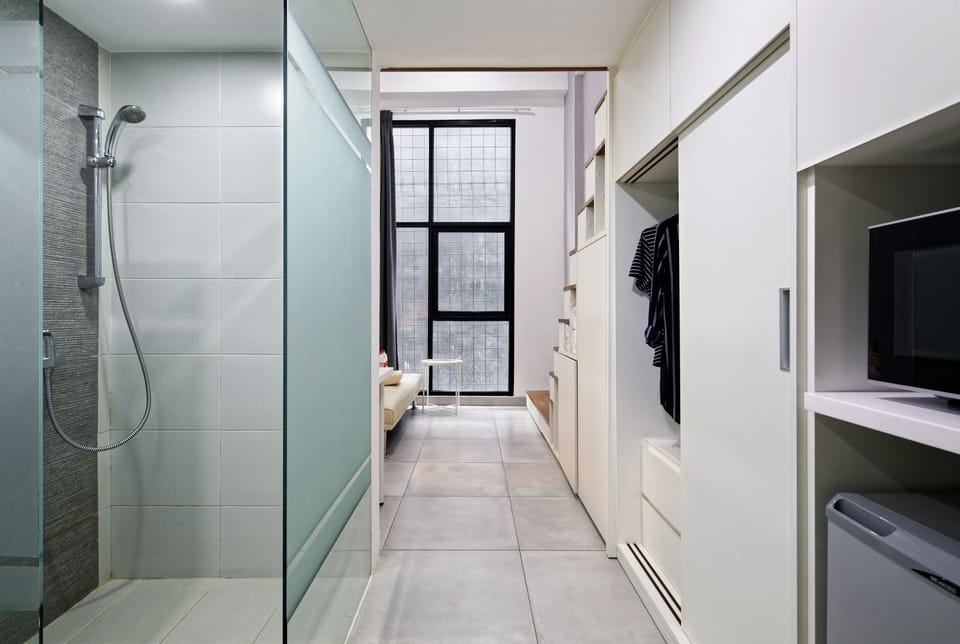 Standard Room | Minibar, desk, blackout drapes, free WiFi