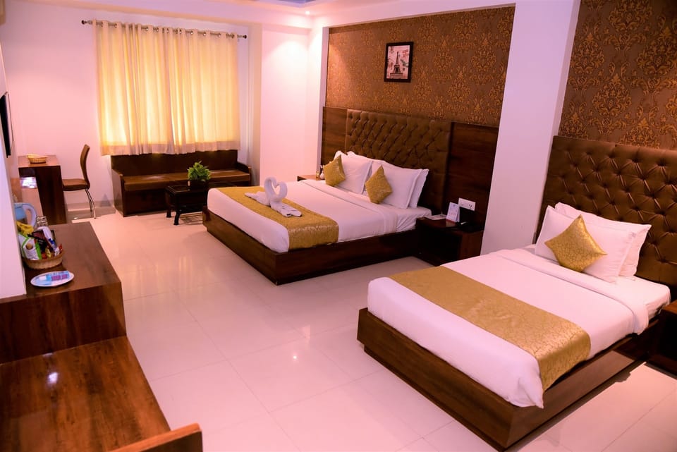 Junior Studio Suite | Premium bedding, memory foam beds, individually furnished, desk