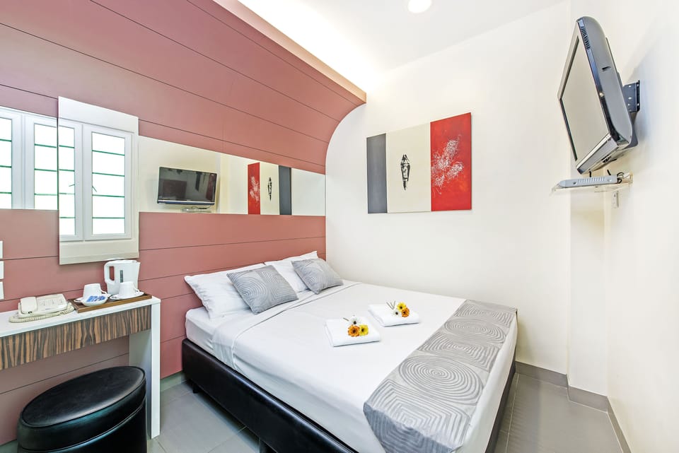 Superior Room, 1 Queen Bed | Blackout drapes, WiFi (free), bed sheets