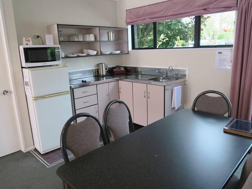 Family Room, 2 Bedrooms | In-room dining