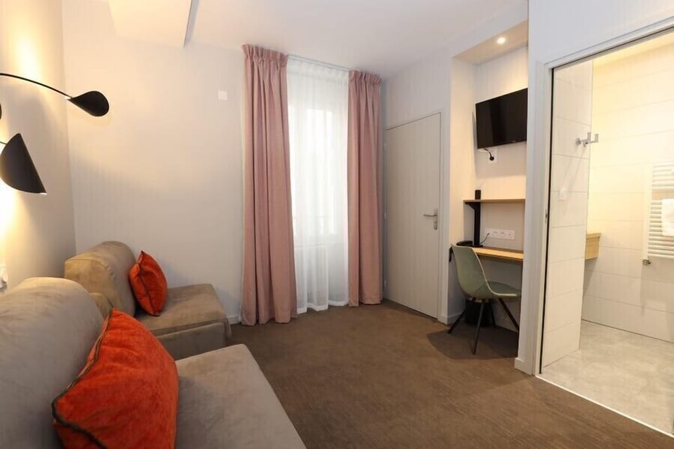 Chambre Junior Suite | Premium bedding, desk, blackout drapes, soundproofing
