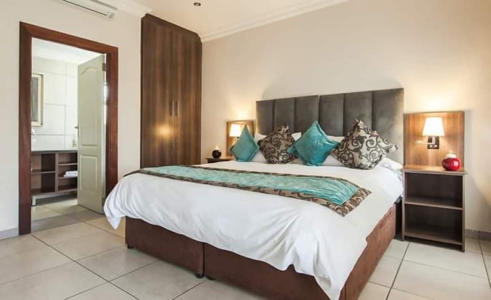Standard Double Room (1) | Egyptian cotton sheets, premium bedding, Tempur-Pedic beds, in-room safe