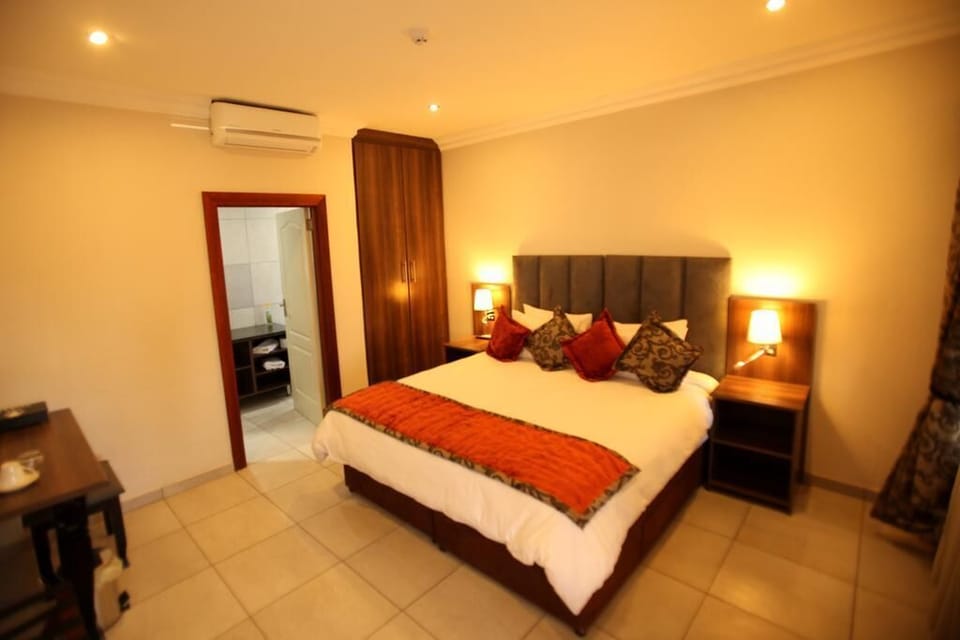 Standard Double Room (1) | Egyptian cotton sheets, premium bedding, Tempur-Pedic beds, in-room safe