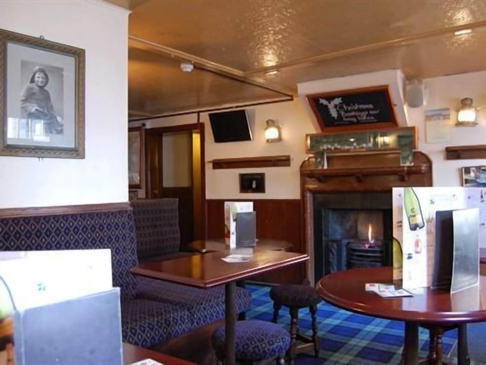 Breakfast, lunch and dinner served