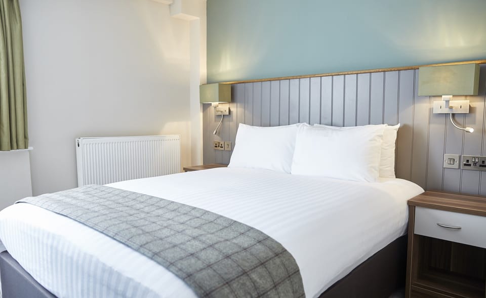 Double Room | Free WiFi, bed sheets