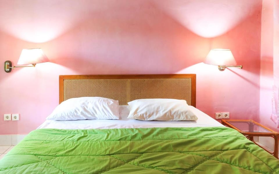 Family Room | Desk, free WiFi, bed sheets