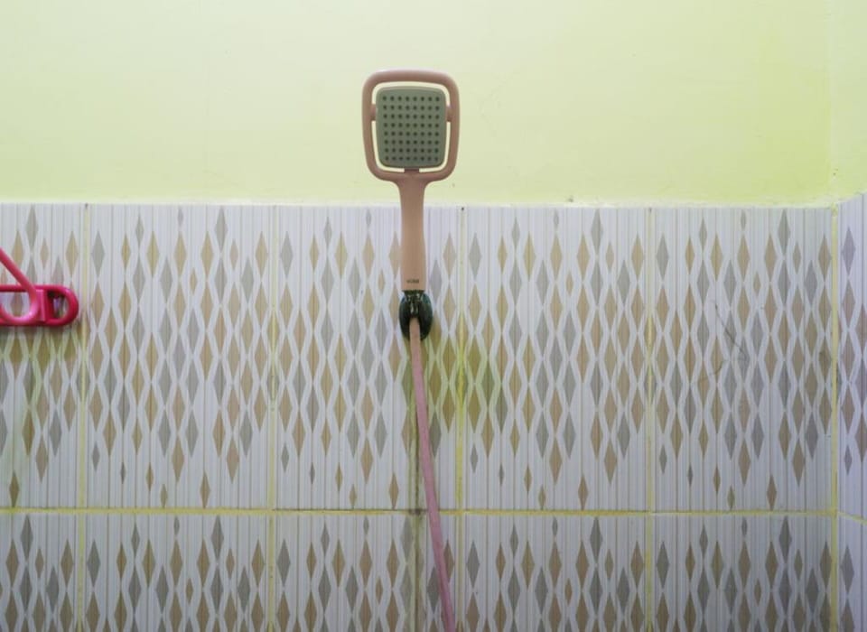 Single Room | Bathroom shower