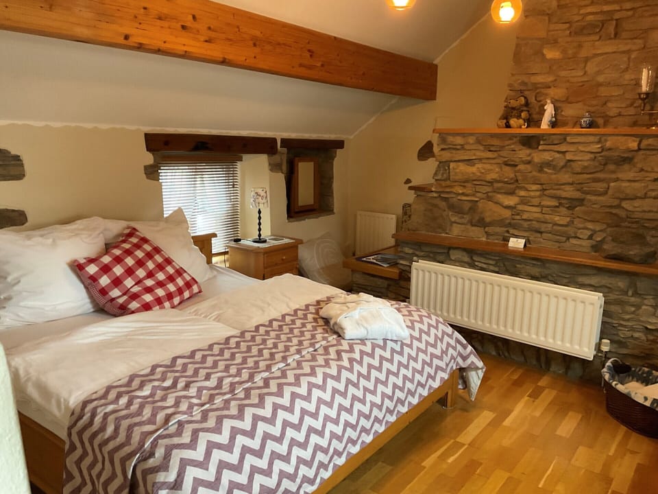Double Room, Shared Bathroom (Super King)