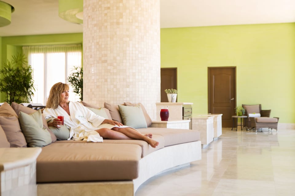 Sauna, hot tub, body treatments, hydrotherapy, aromatherapy, body wraps