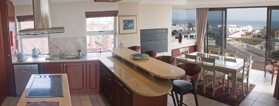 Luxury Penthouse | In-room dining