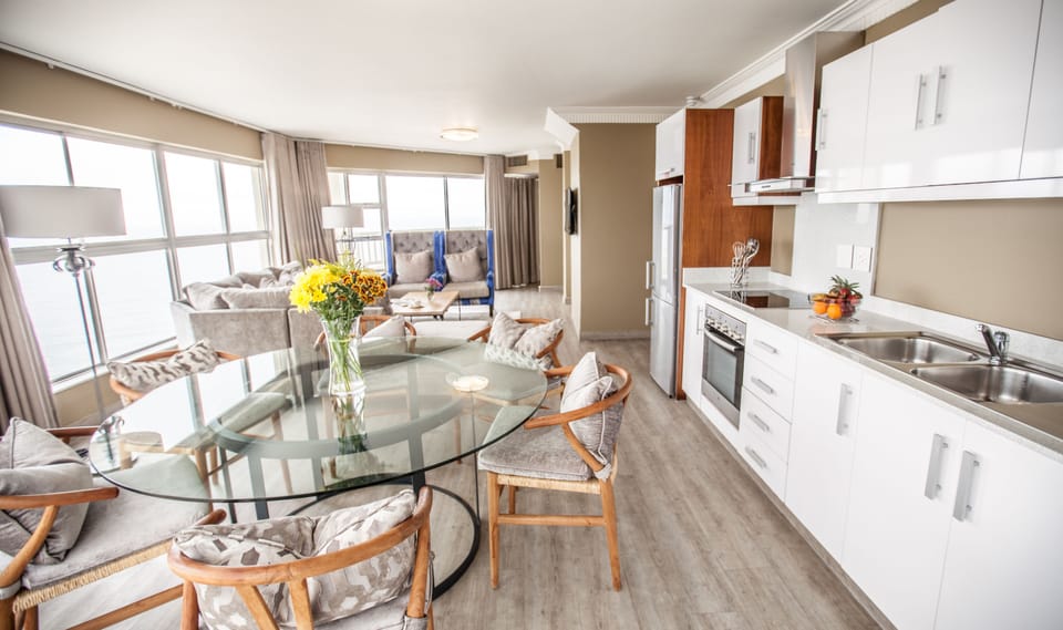 Penthouse, 3 Bedrooms, Balcony, Sea View | In-room dining