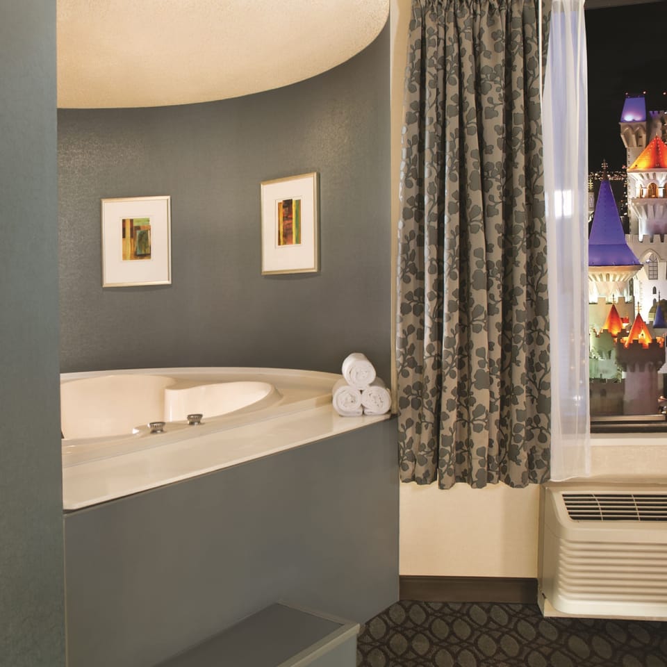 Royal Superior King Room | Premium bedding, in-room safe, desk, iron/ironing board
