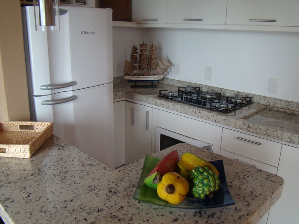 Deluxe Room, 1 King Bed (Superior) | Private kitchen | Full-size fridge, stovetop, cookware/dishes/utensils