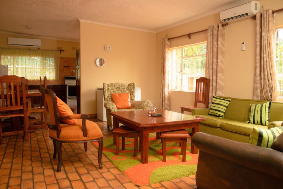 Chalet | Living area | 32-inch LED TV with satellite channels, TV