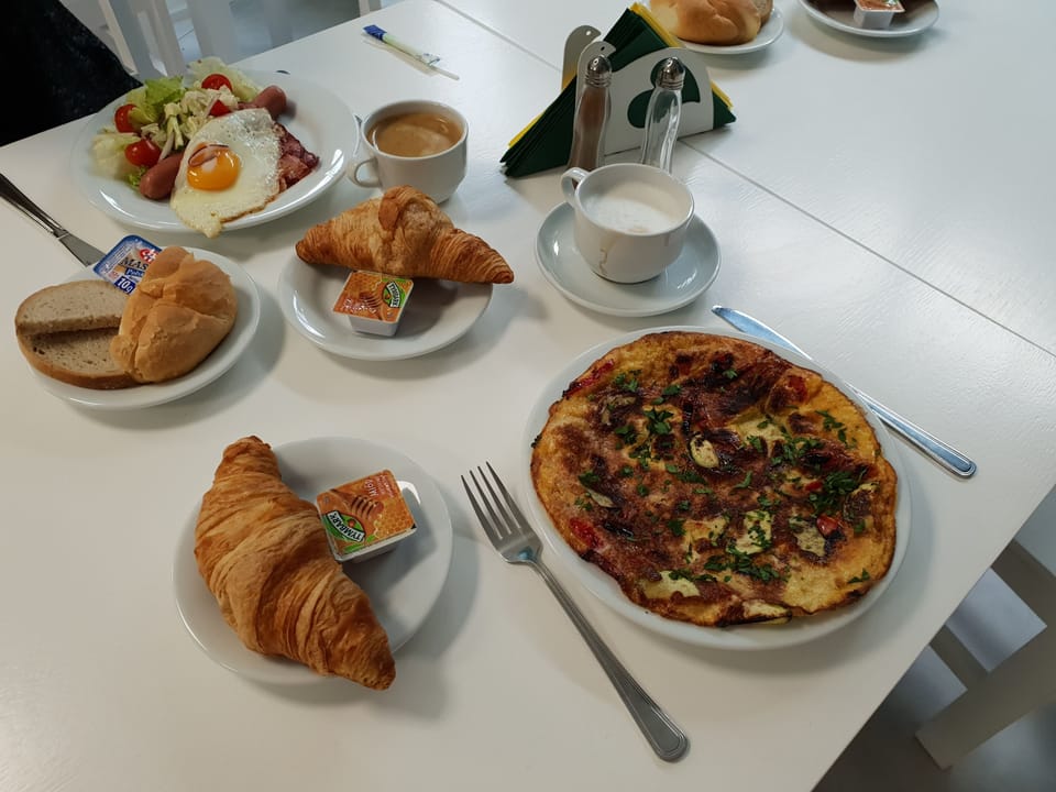 Cooked-to-order breakfast for a fee on weekends