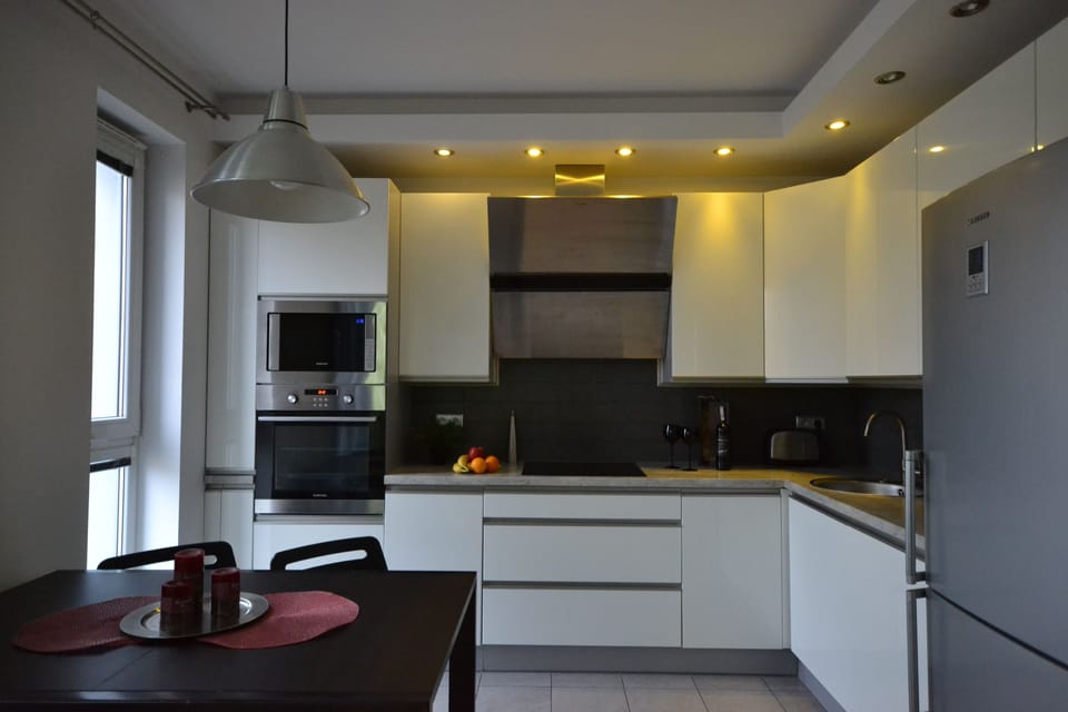 Superior Apartment, 1 Bedroom | Private kitchen | Full-size fridge, microwave, oven, stovetop