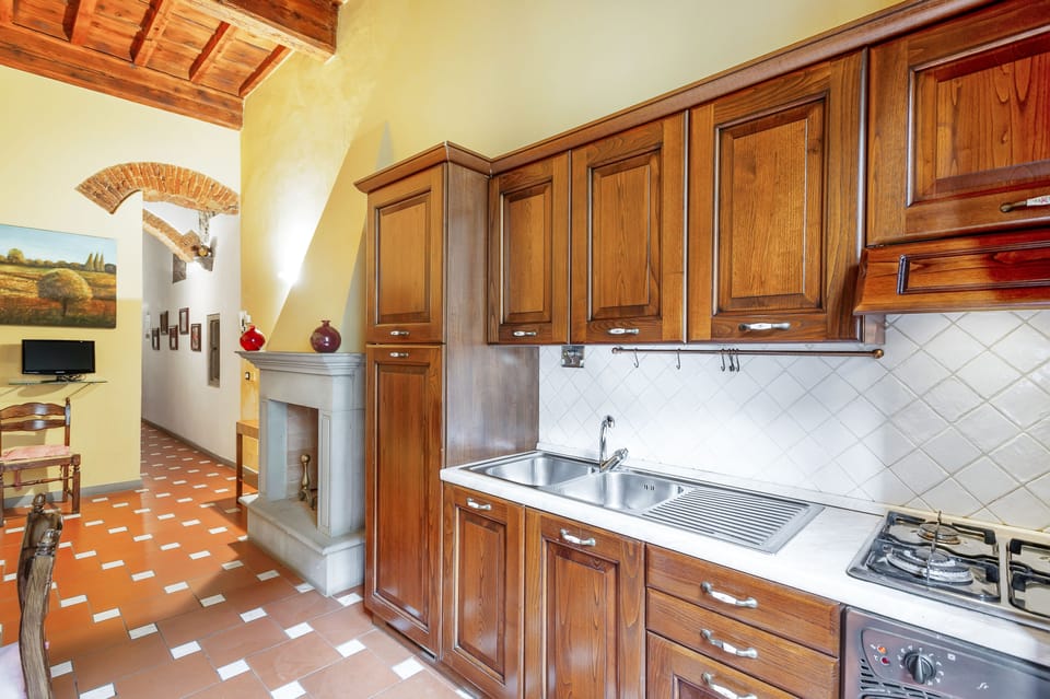 Apartment, 1 Bedroom | Private kitchen | Full-size fridge, microwave, oven, stovetop