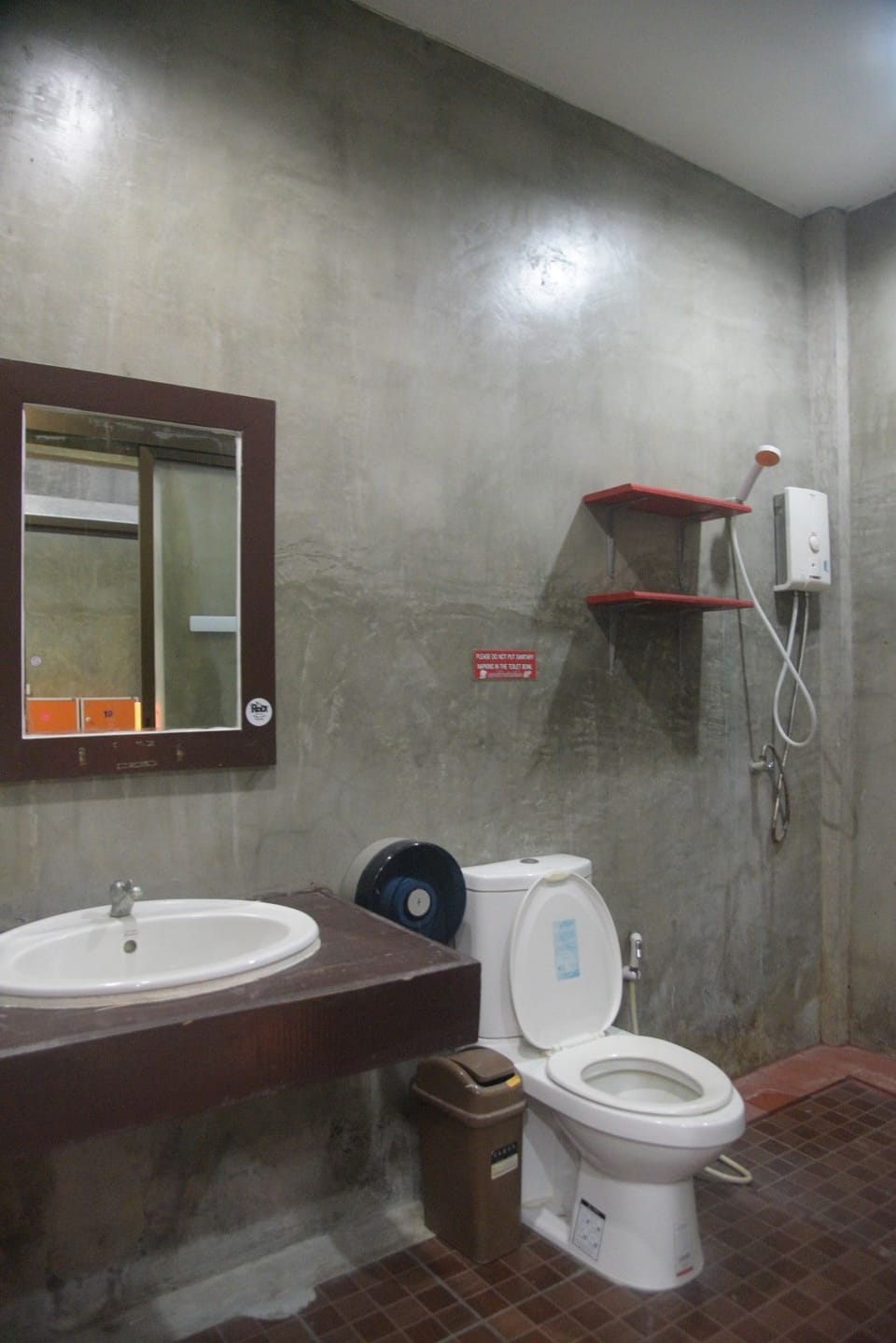 Shower, free toiletries, towels, soap