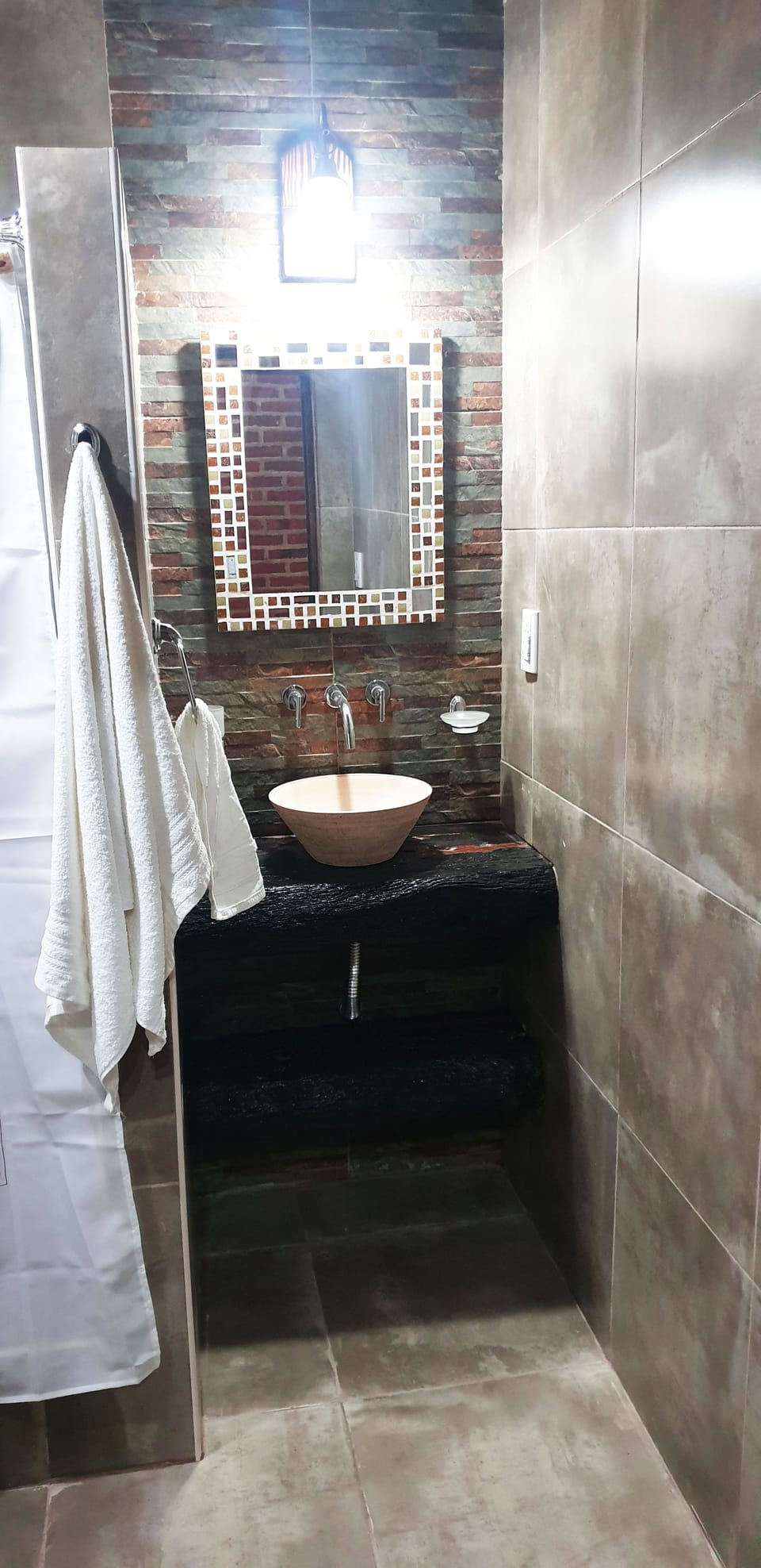 Deluxe Double Room | Bathroom | Towels