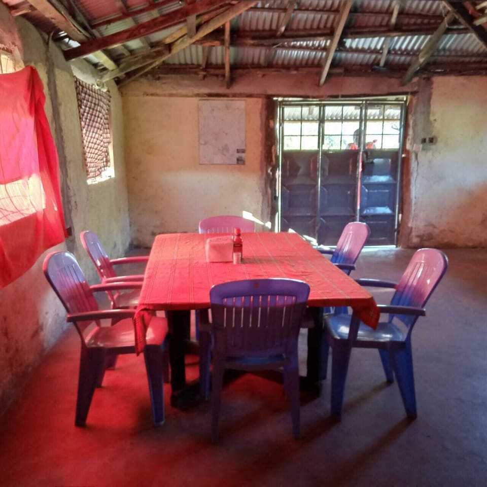 House | In-room dining