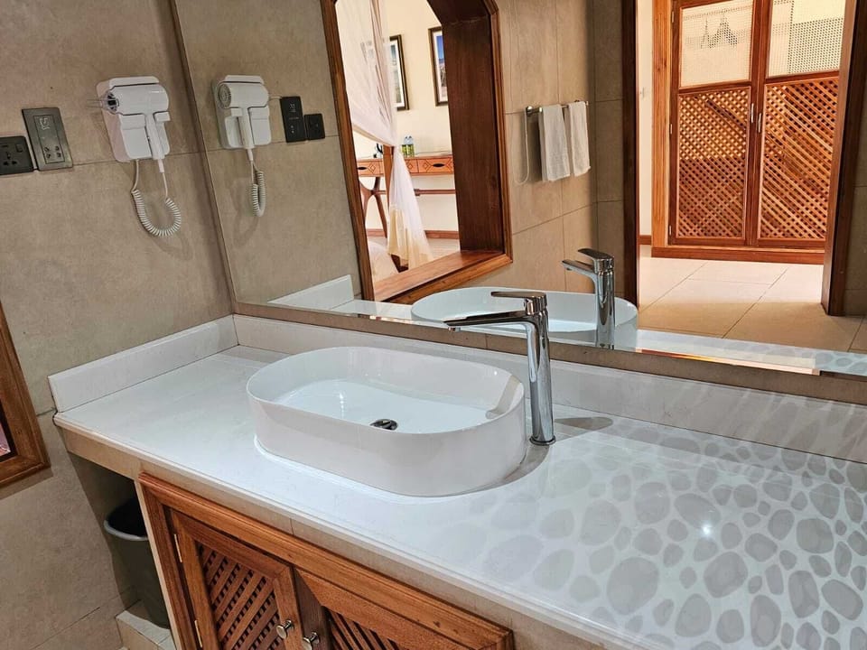 Kilima Safari Camp Luxury tent in Kenya