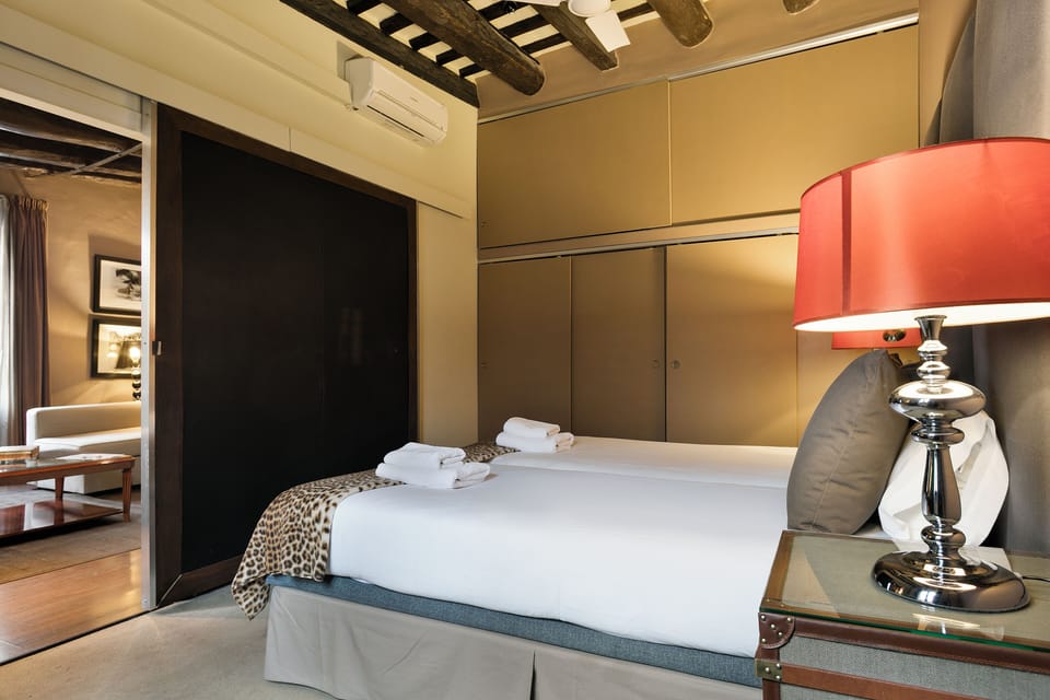 Apartment (1 Bedroom) | 1 bedroom, iron/ironing board, free cribs/infant beds, free WiFi