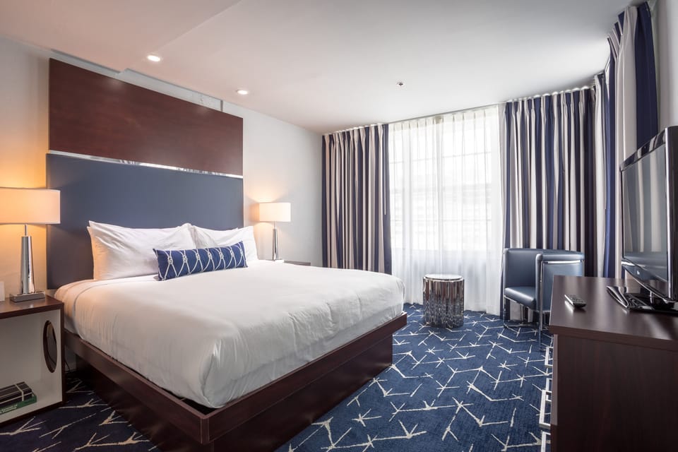 Superior Room, 1 King Bed | Hypo-allergenic bedding, in-room safe, desk, laptop workspace