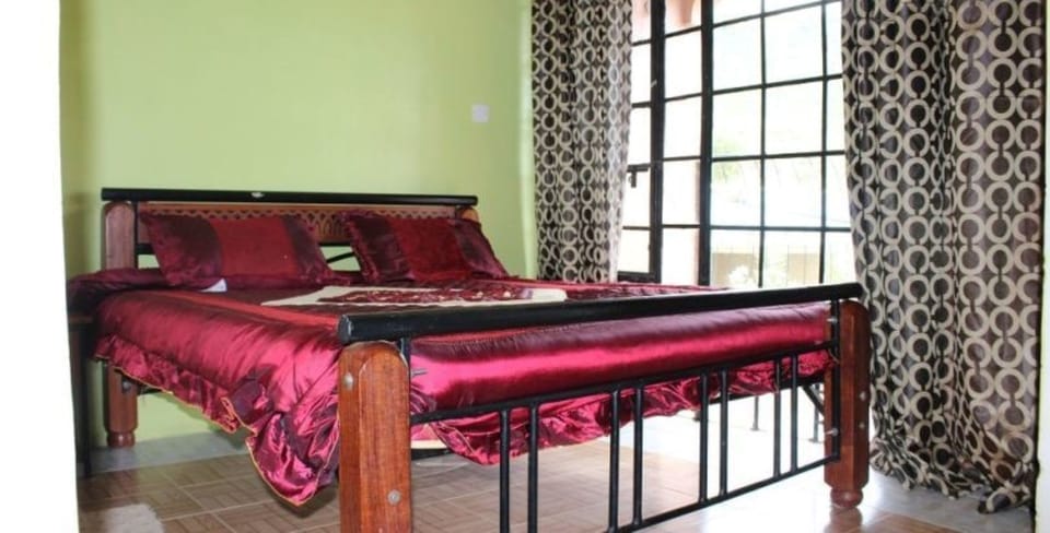 Double Room | Desk, blackout drapes, free WiFi, bed sheets