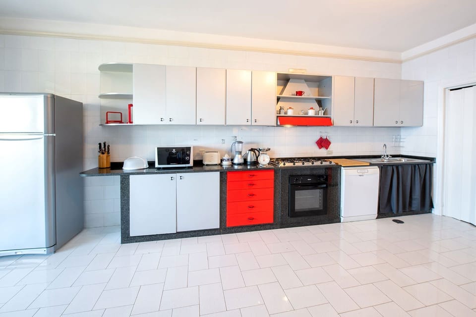 Cottage | Private kitchen | Coffee/tea maker, fridge, microwave, stovetop