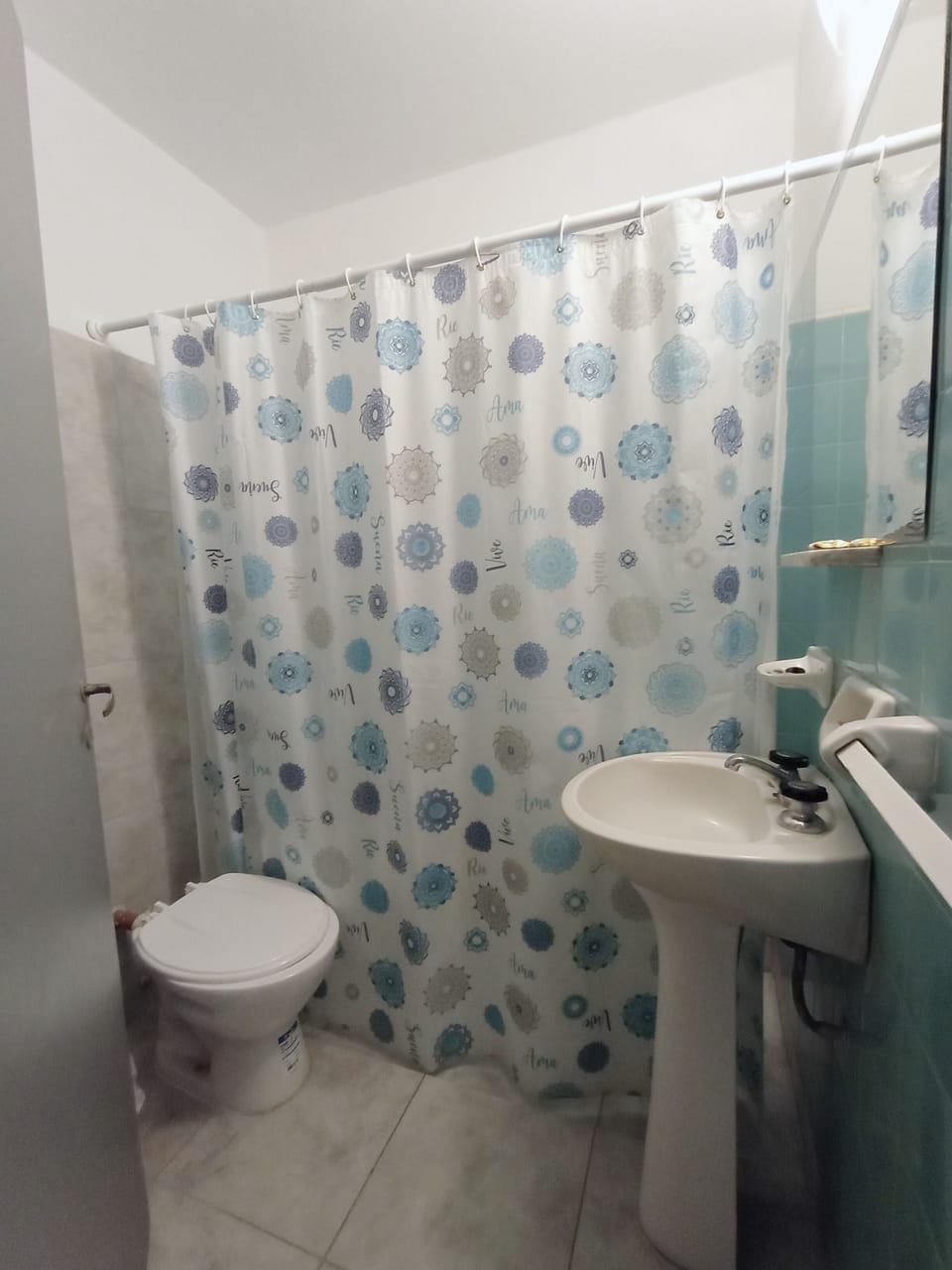 Shower, towels