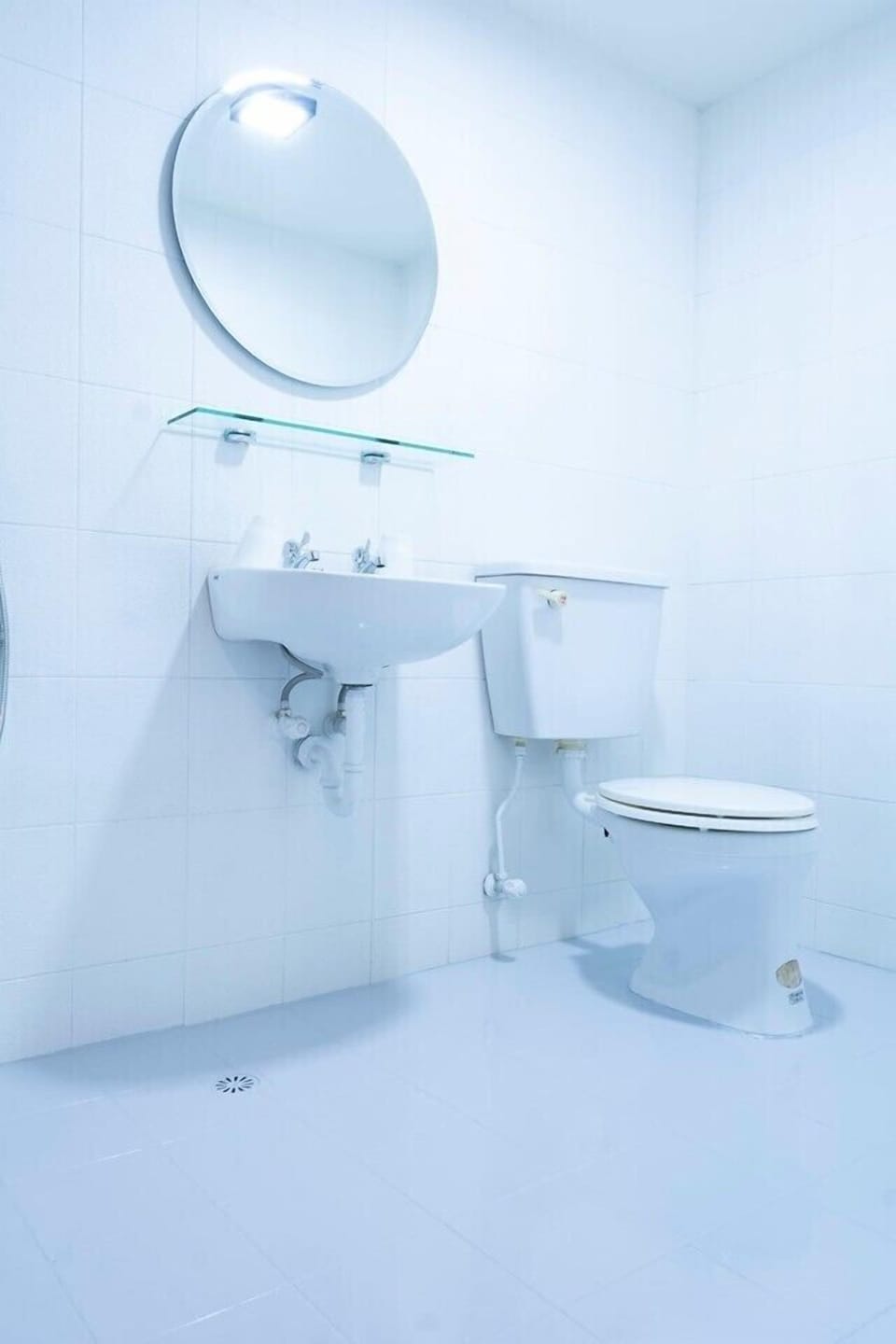 Standard Double Room | Bathroom | Shower, free toiletries, hair dryer, slippers
