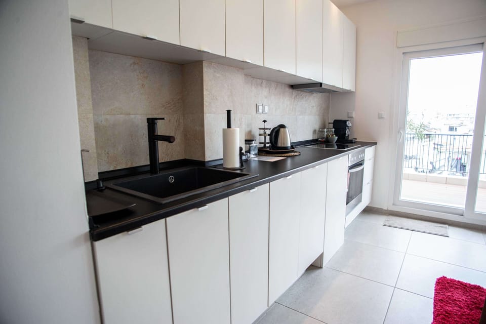 Apartment | Private kitchen | Fridge, microwave, oven, stovetop