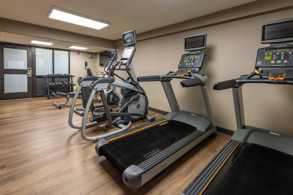 Drury Inn & Suites St. Louis Airport Hotel in Edmundson