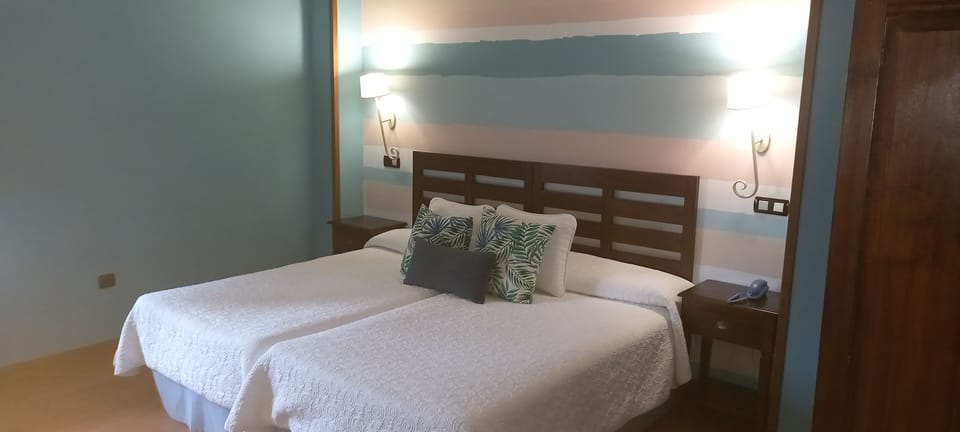 Minibar, in-room safe, desk, free WiFi